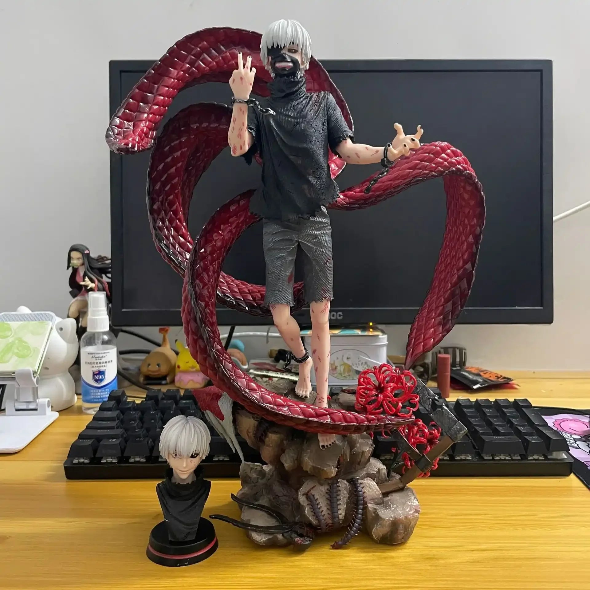 Figurine Tokyo Ghoul Ken Kaneki 22 cm : Achat occasion | Figurines Tokyo Ghoul Bordeaux Bon état