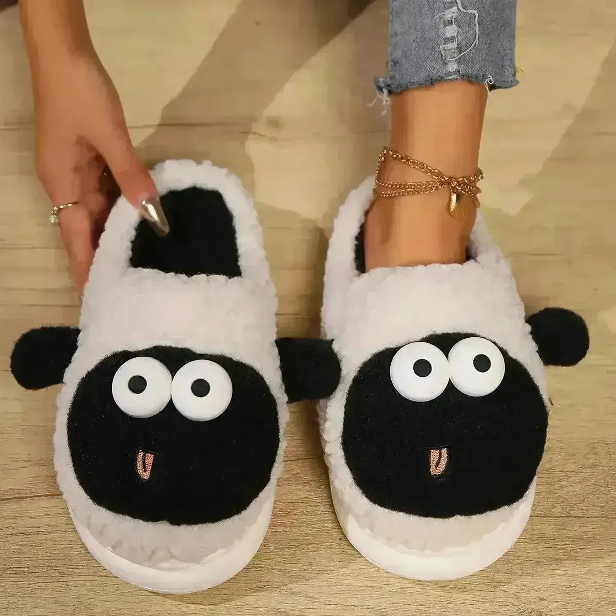 Shaun the Sheep Indoor Plush Slippers - Main Image