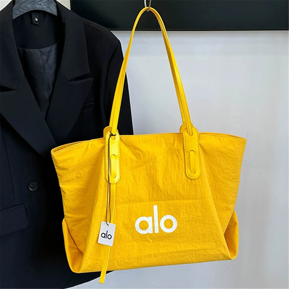 ★新品未使用タグ付★ alo バッグ Alo Zenith Minimalist Tote Bag