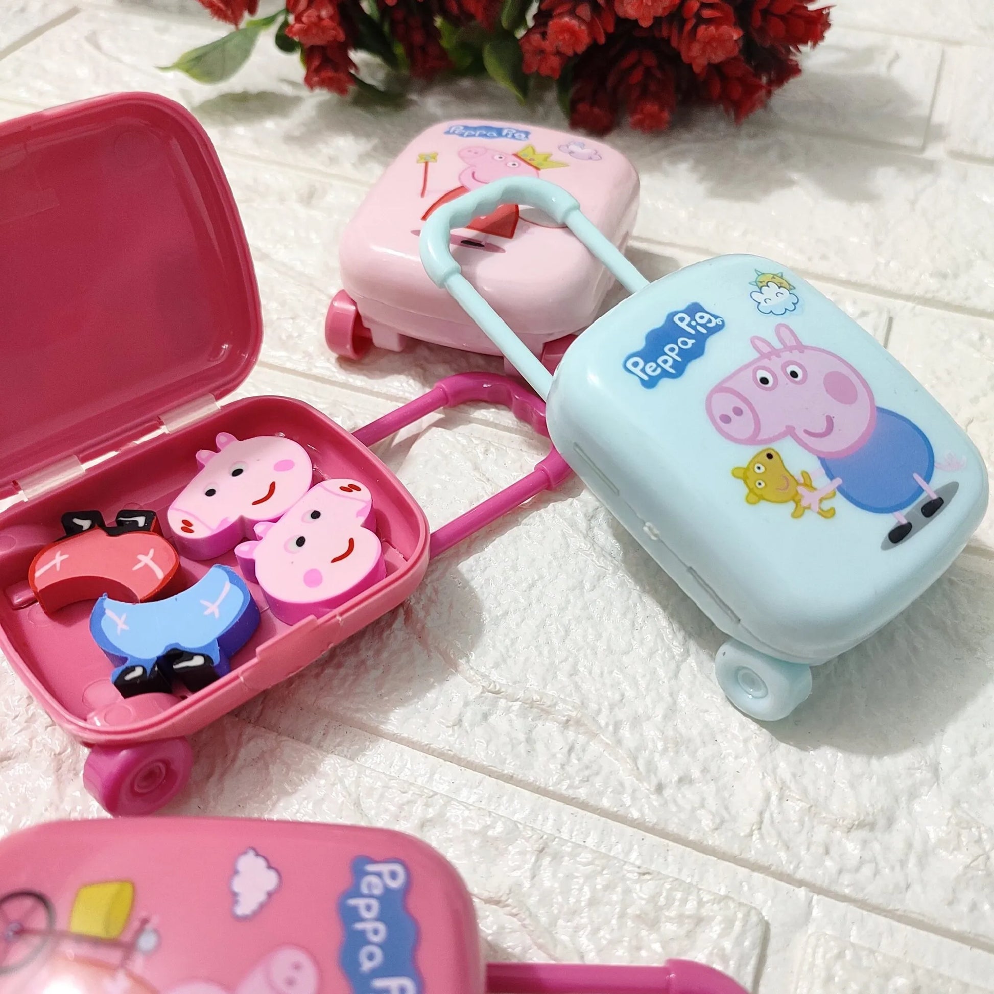 Peppa Pig Trolley Eraser Set