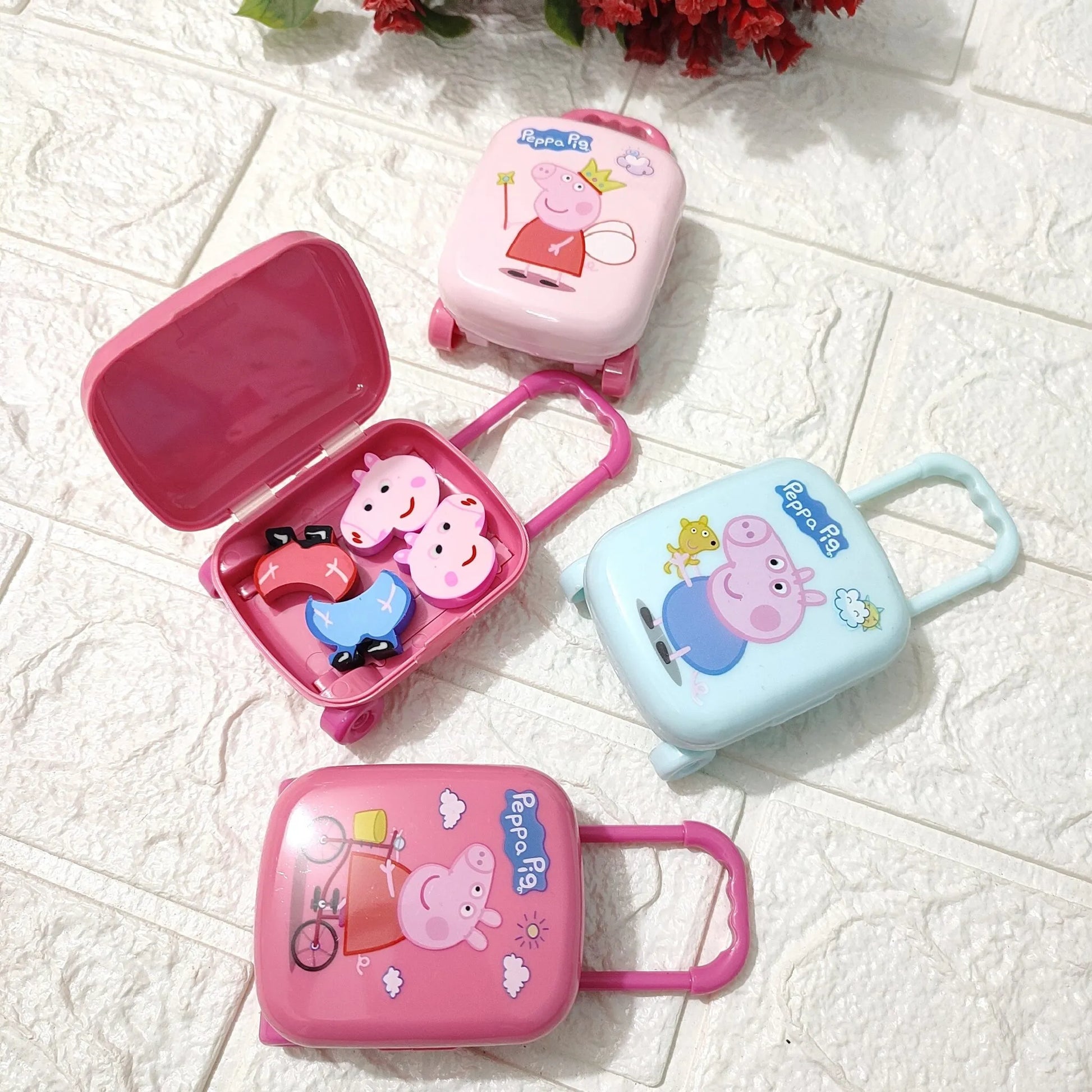 Peppa Pig Trolley Eraser Set