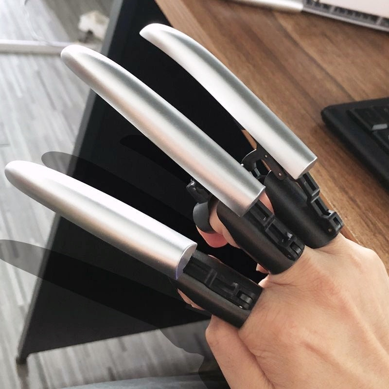 Wolverine Retractable Finger Control Claws - Bear Hugs