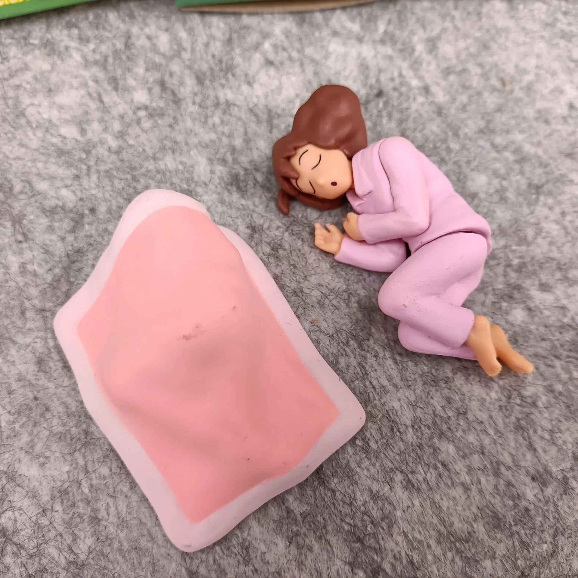 Shinchan Sleepy Family Edition Blind Box