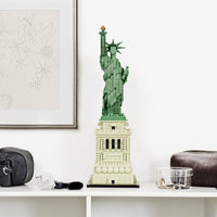 Statue of Liberty: 21042 Architecture - PCS 1685 | LEGO® - Bear Hugs
