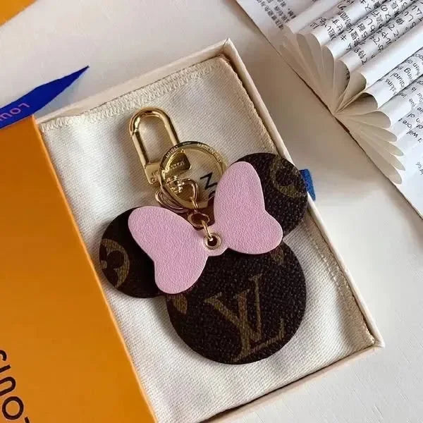 Minnie's Silhouette Monogram Keychain