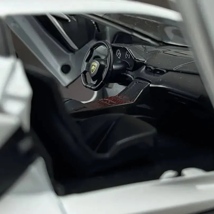 Die-cast Lamborghini Revuelto 1:24 Vehicle