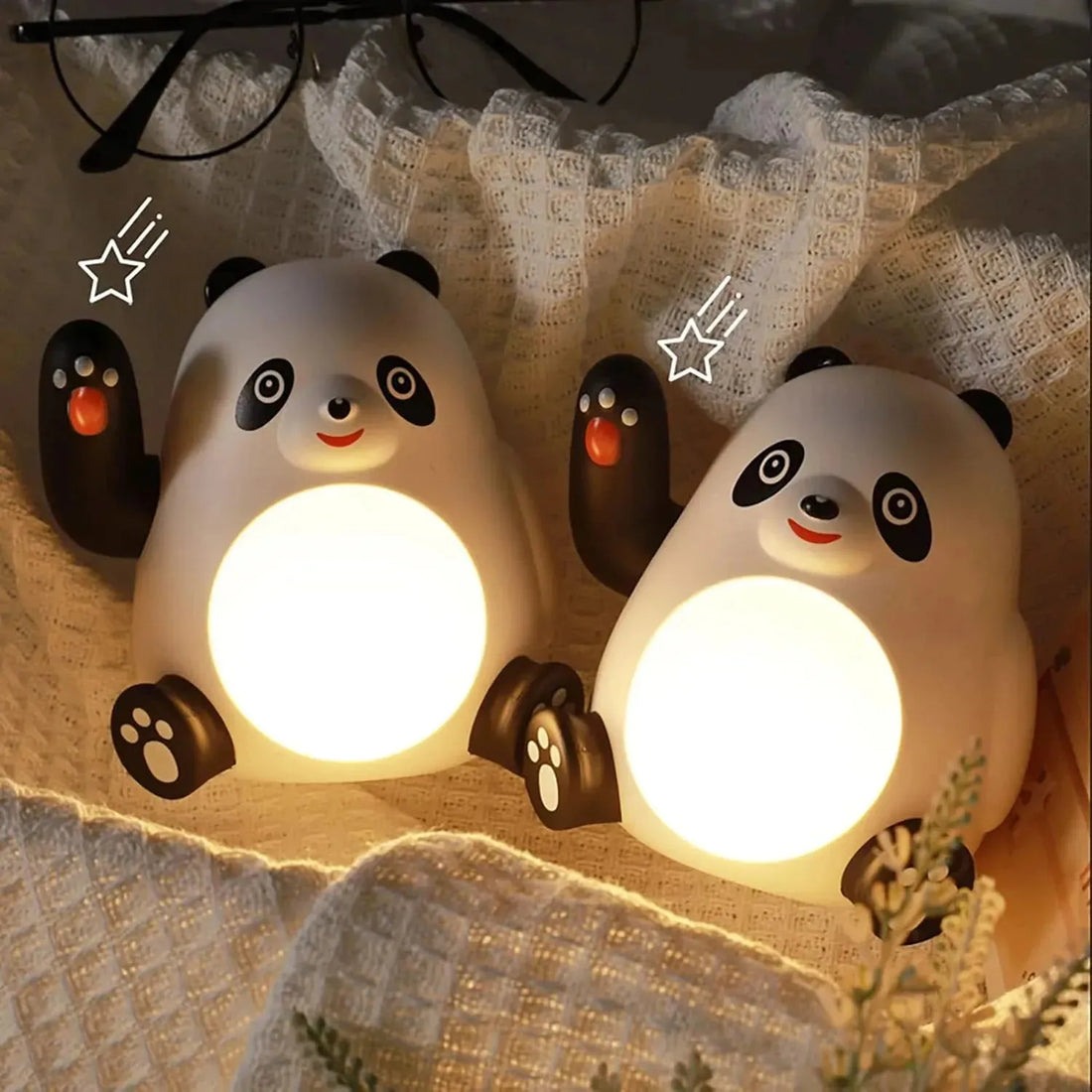 Hand Waving Panda Night Lamp