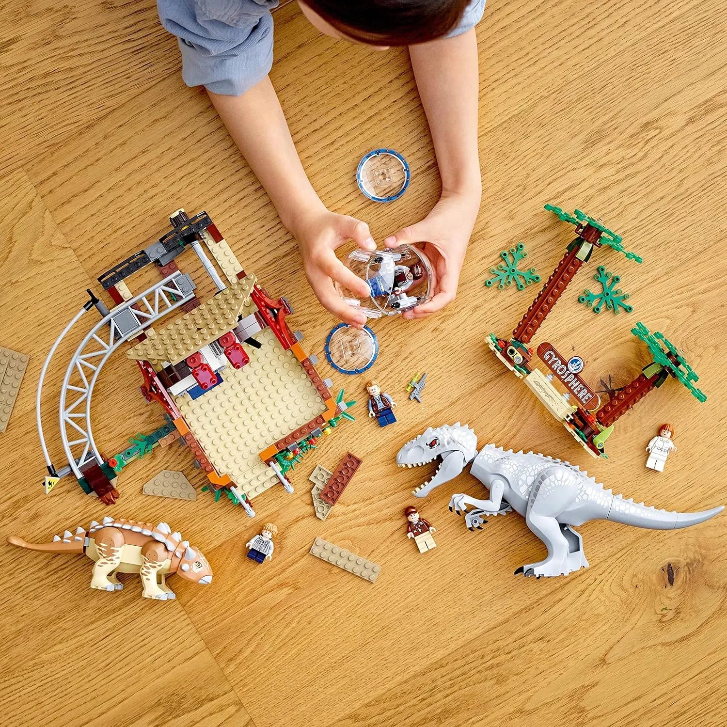Indominus Rex Vs. Ankylosaurus Building Set (537 Pcs)