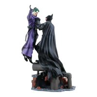 Batman vs Joker Gotham Interrogation Figure (30 cm)
