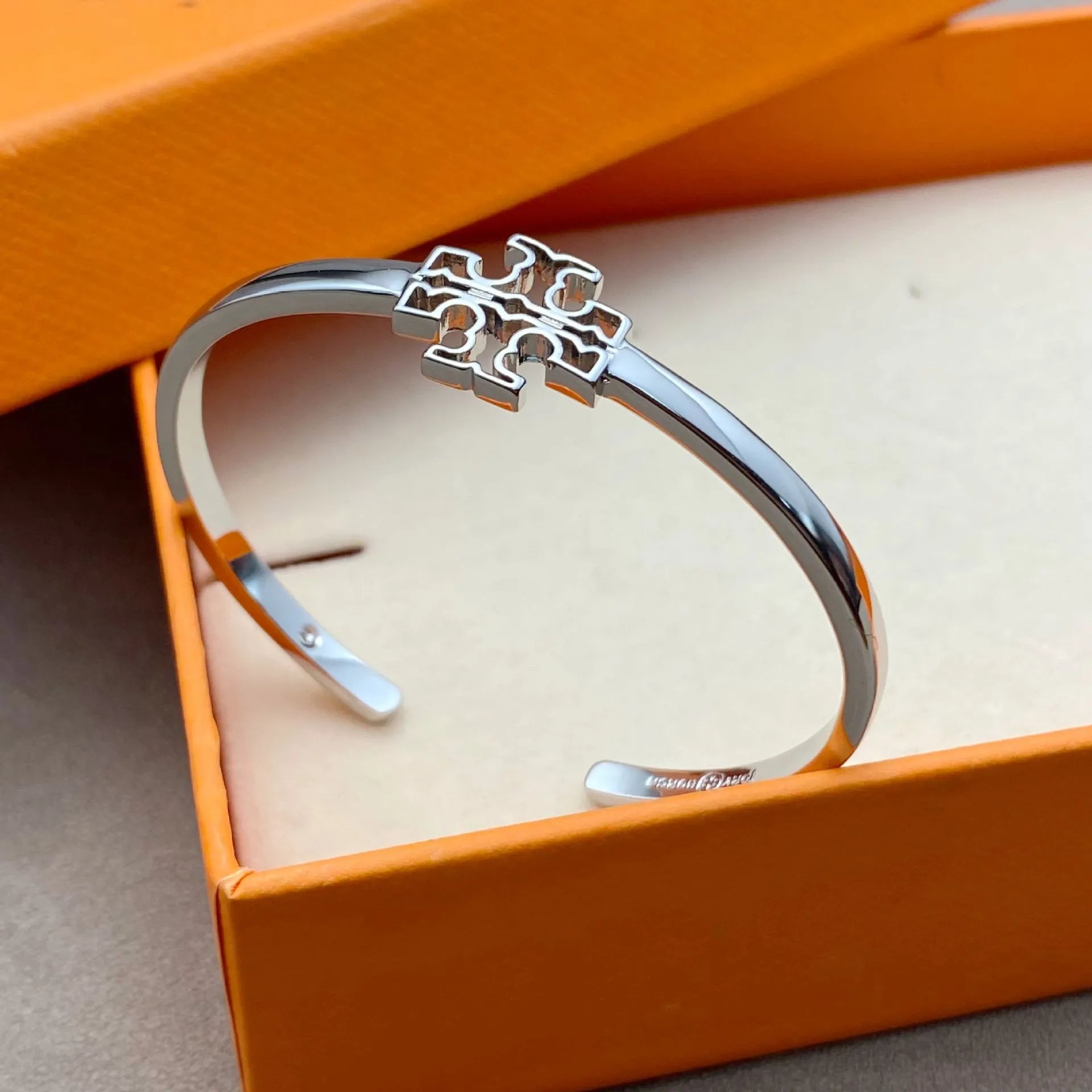 T Luxe Eleanor Hinged Cuff Bracelet