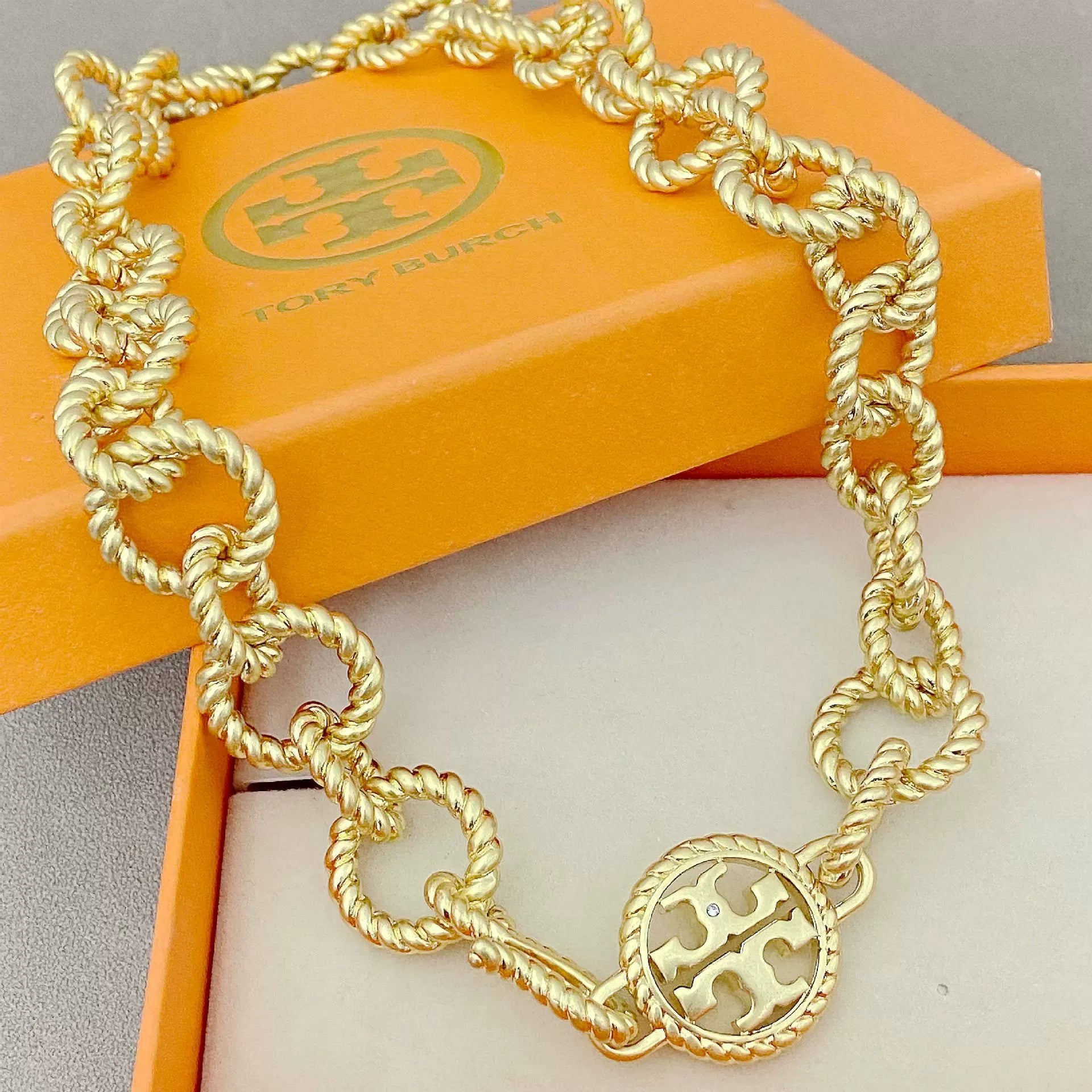 T-Luxe Meadow Rope Medallion Series