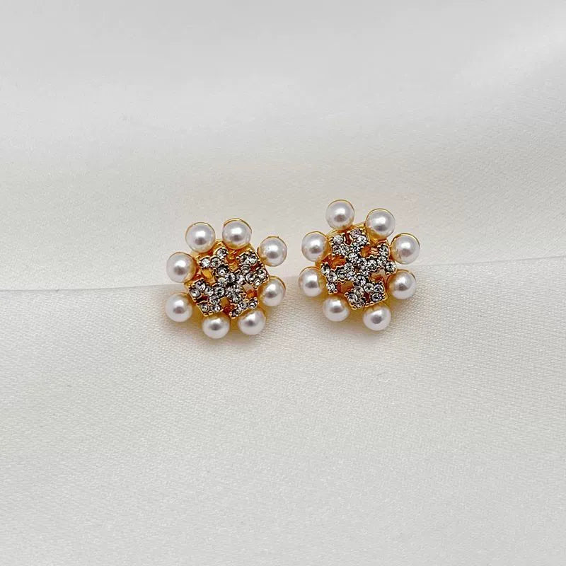 T-Luxe Aura Pearl Crest Stud Earrings