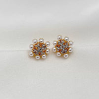 T-Luxe Aura Pearl Crest Stud Earrings
