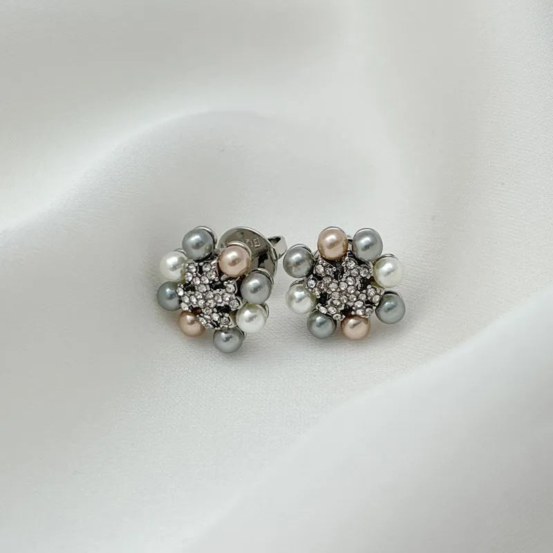 T-Luxe Aura Pearl Crest Stud Earrings