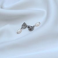 T-Luxe Aura Pearl Droplets Earrings