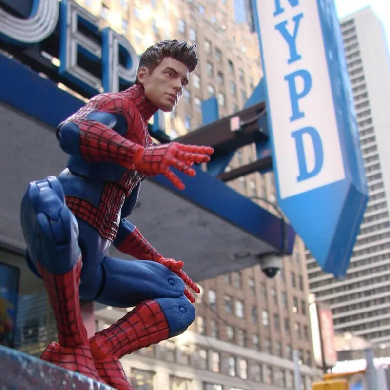 Marvel Select Unmasked Spiderman Figure (18 cm)