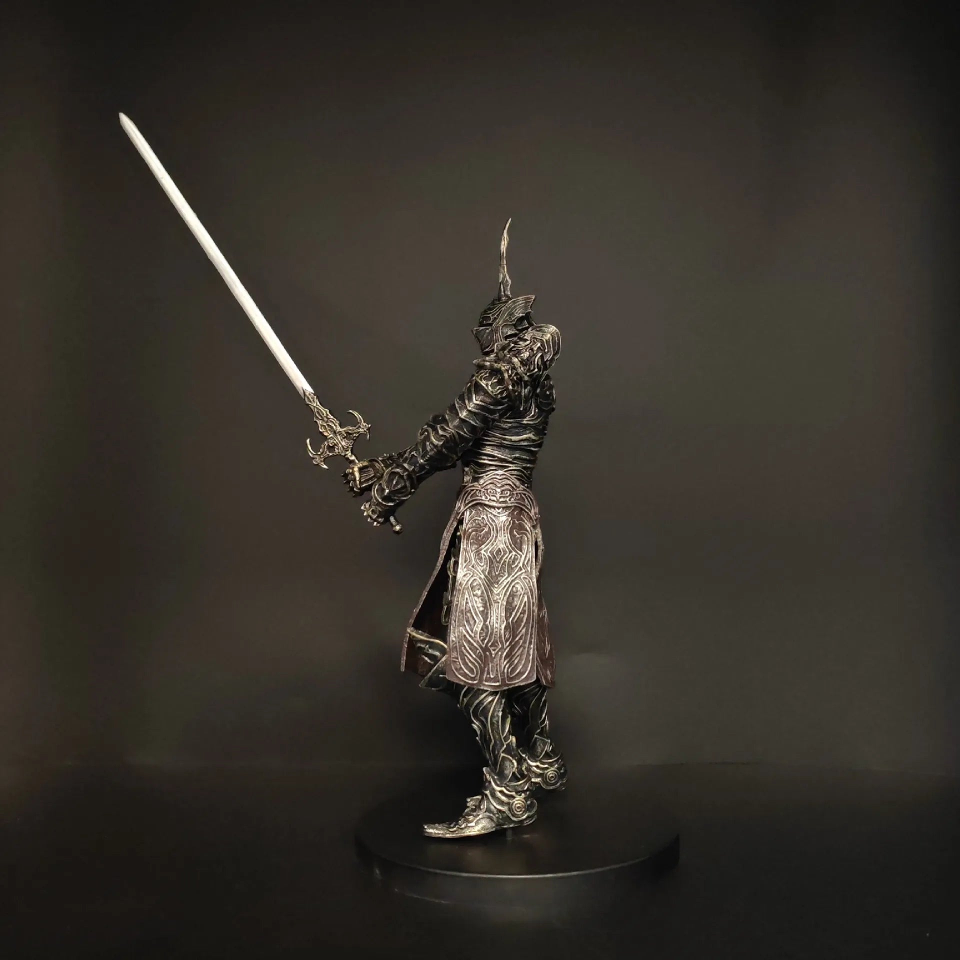 Demon's Souls Penetrator Knight Action Figure (25 cm)