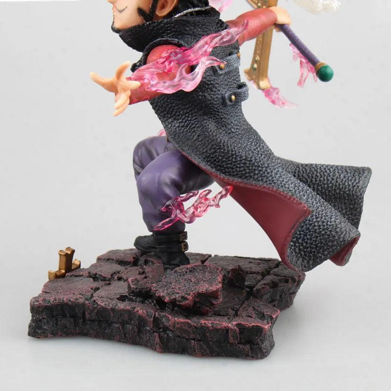 One Piece Dracule Mihawk Chibi Battle Figure