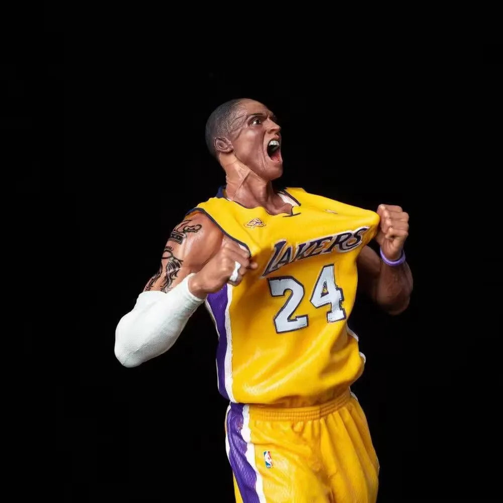 LA Lakers Kobe Bryant 1:6 Scale Masterpiece Figure (33 cm)
