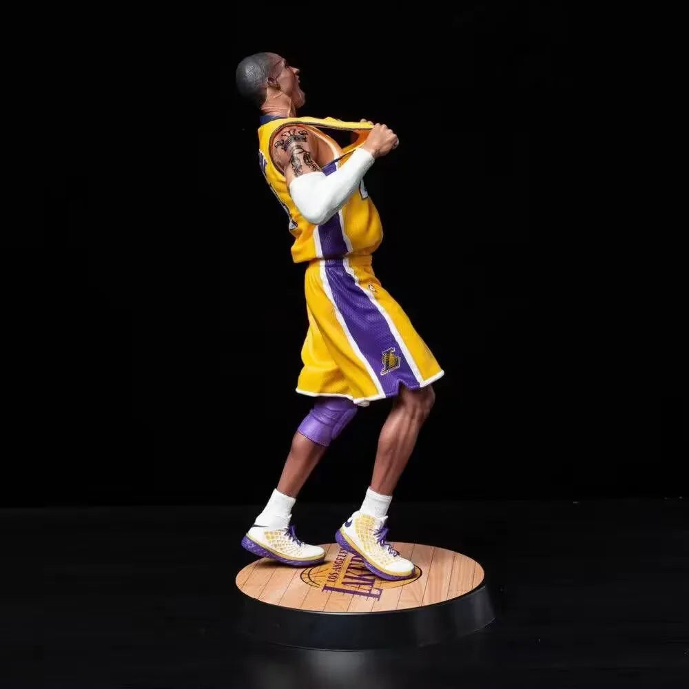 LA Lakers Kobe Bryant 1:6 Scale Masterpiece Figure (33 cm)