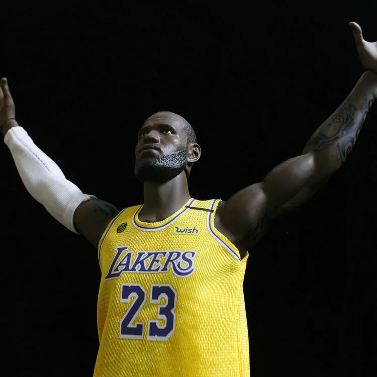 NBA LeBron James LA Lakers Masterpiece Figure (39 cm)