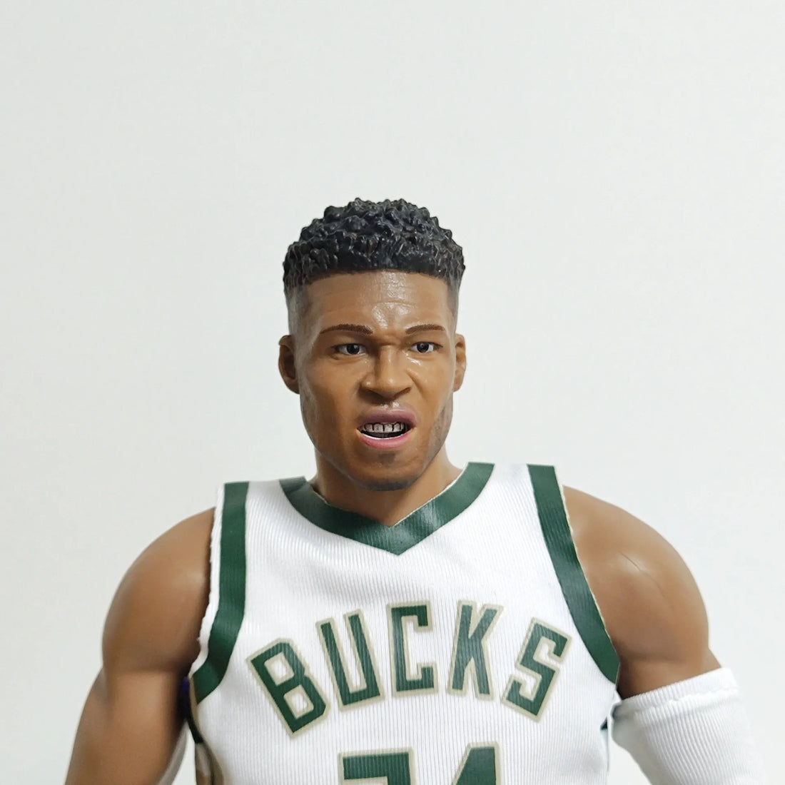 Giannis Antetokounmpo Milwaukee Bucks Figure (34 cm)