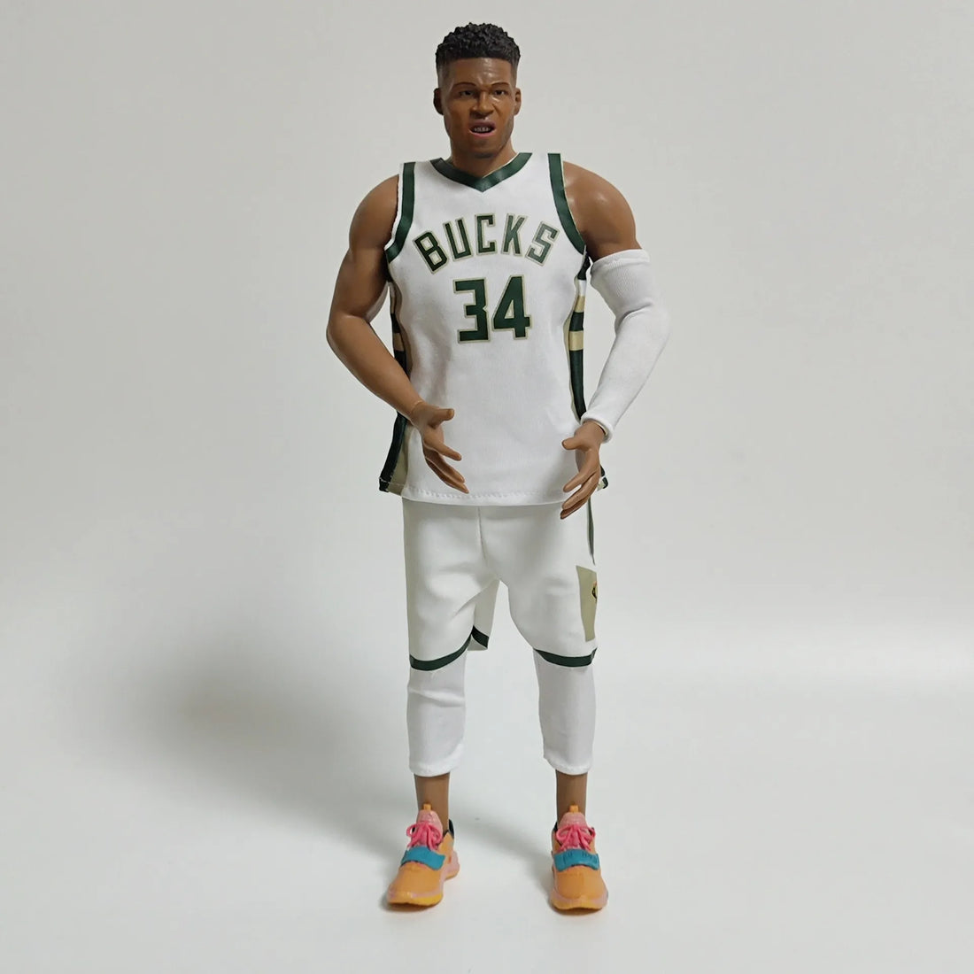 Giannis Antetokounmpo Milwaukee Bucks Figure (34 cm)