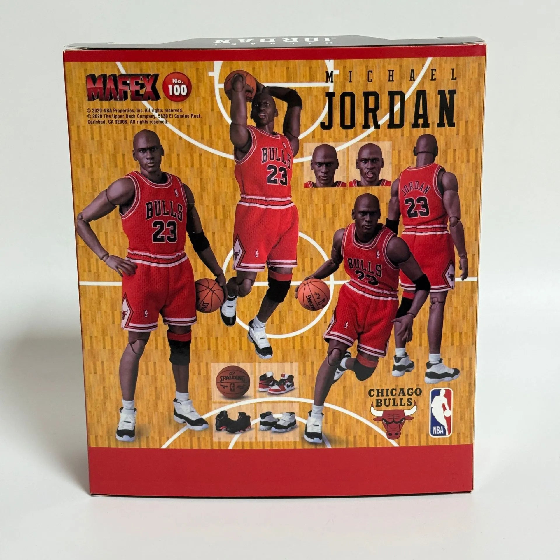 MAFEX 100 Chicago Bulls Michael Jordan Figure (16 cm)