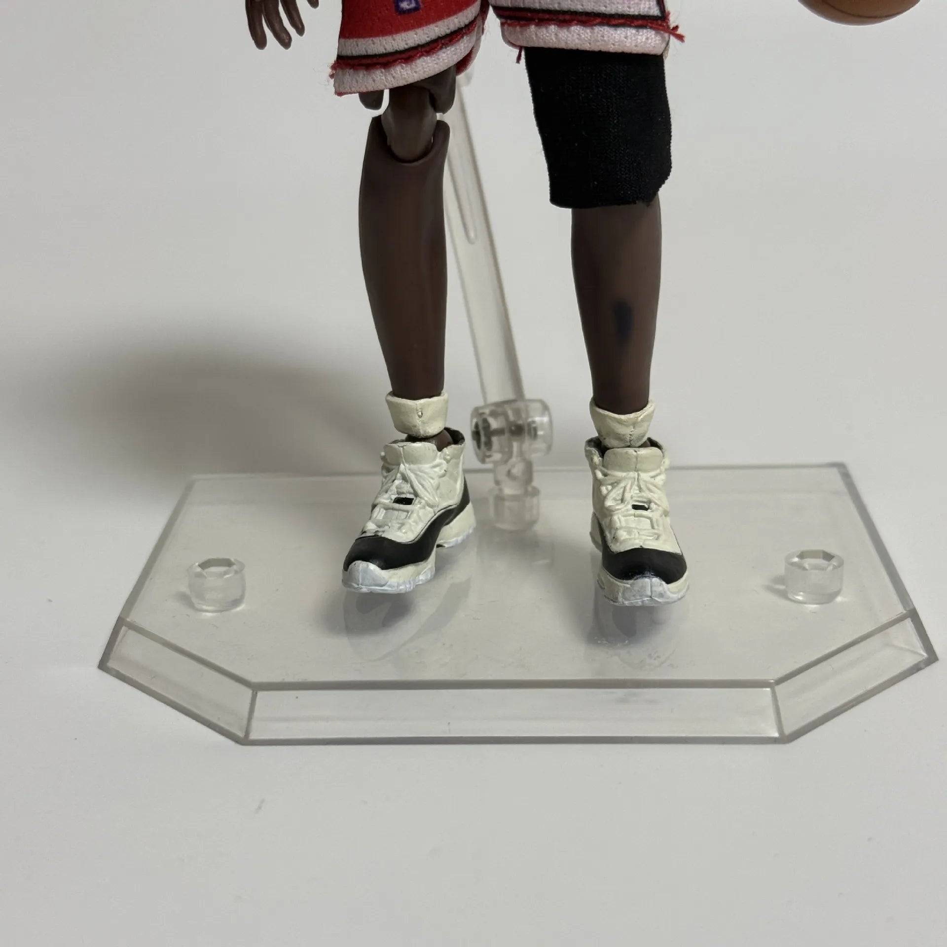 MAFEX 100 Chicago Bulls Michael Jordan Figure (16 cm)