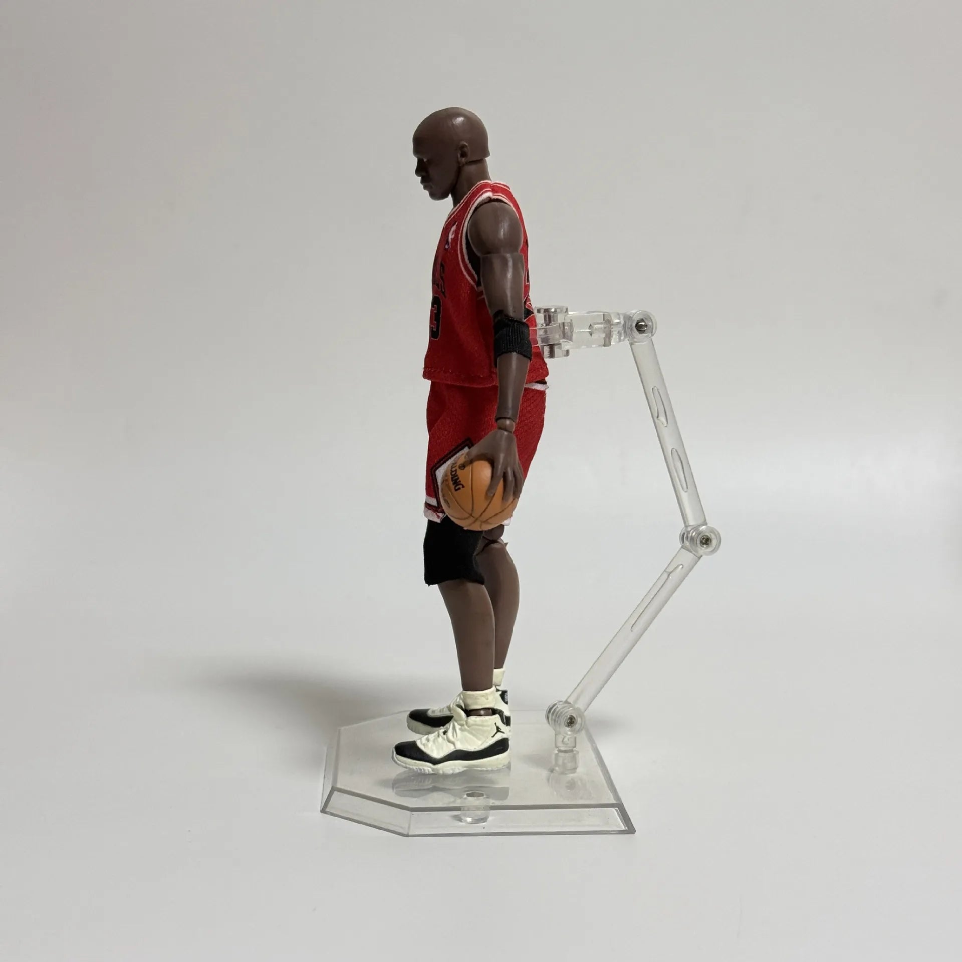 MAFEX 100 Chicago Bulls Michael Jordan Figure (16 cm)
