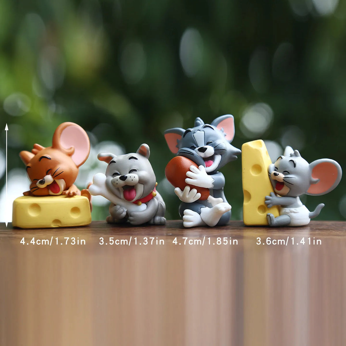 Tom and Jerry Mugyutto! Hugging Mini Figures (Set of 4)