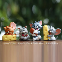Tom and Jerry Mugyutto! Hugging Mini Figures (Set of 4)