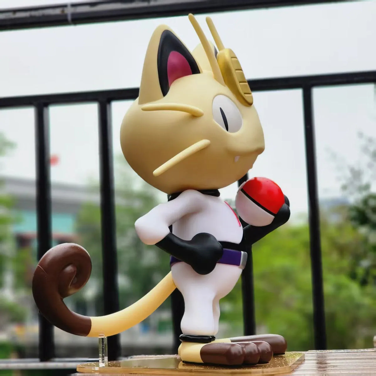 Pokémon Team Rocket Meowth Collectible Statue (42 cm)