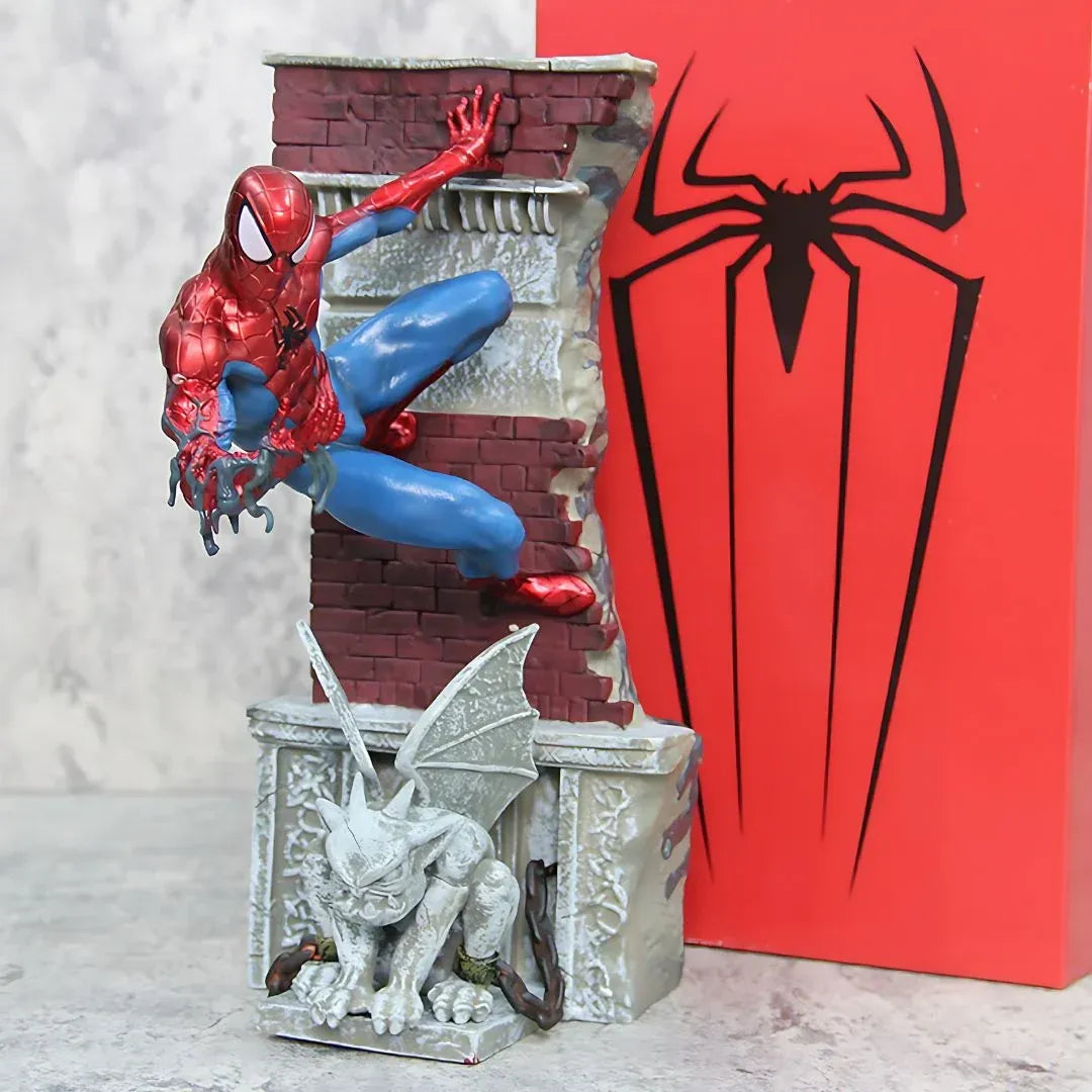 Marvel Spiderman Wall Climbing Gargoyle Statue (29 cm)