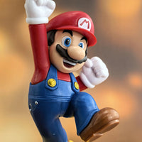 Super Mario Power Up Victory Jump Statue (20 cm)