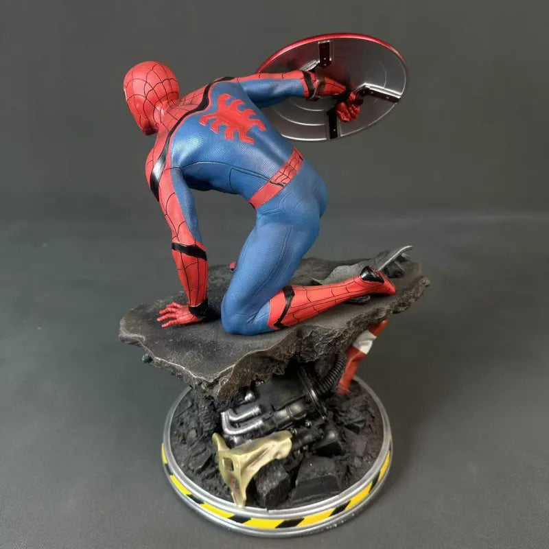 Marvel Spiderman Civil War Airport Battle Statue (37 cm)