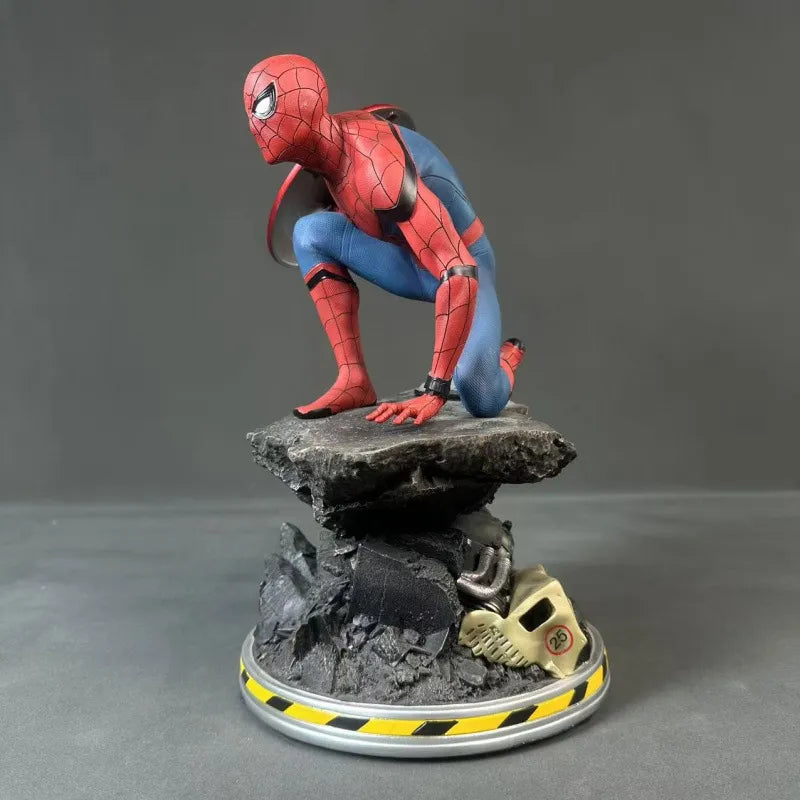 Marvel Spiderman Civil War Airport Battle Statue (37 cm)