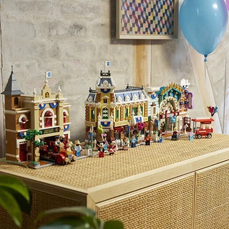 DZNY 43302 Main Street USA Modular Building Kit (3899 Pcs)
