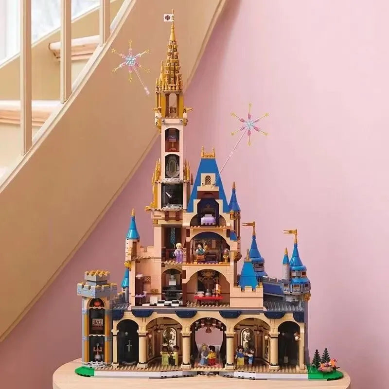 DZNY 43222 The Castle Grand Architecture Building Set (4837 Pcs)