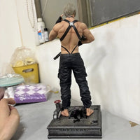 Resident Evil Leon S. Kennedy Combat Statue (32 cm)