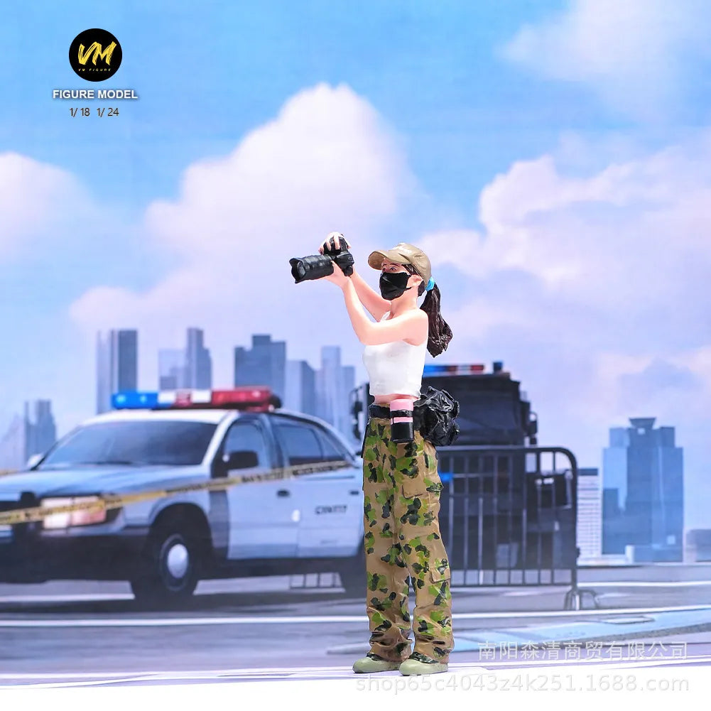 VM 1/18 Press Journalist Photographer Figure