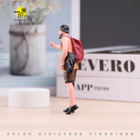 VM 1/18 Beach Tourist Hitchhiker Miniature Figure