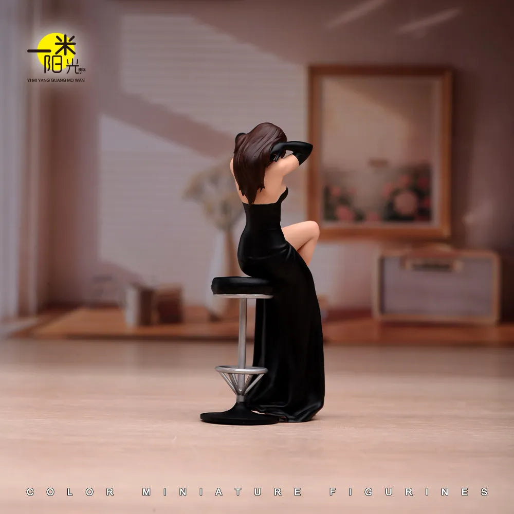 VM 1/18 Glamour Evening Gown Woman Figure