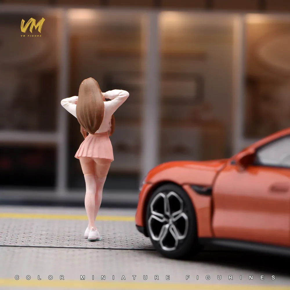 VM 1/64 Kawaii Headphone Girl Figure