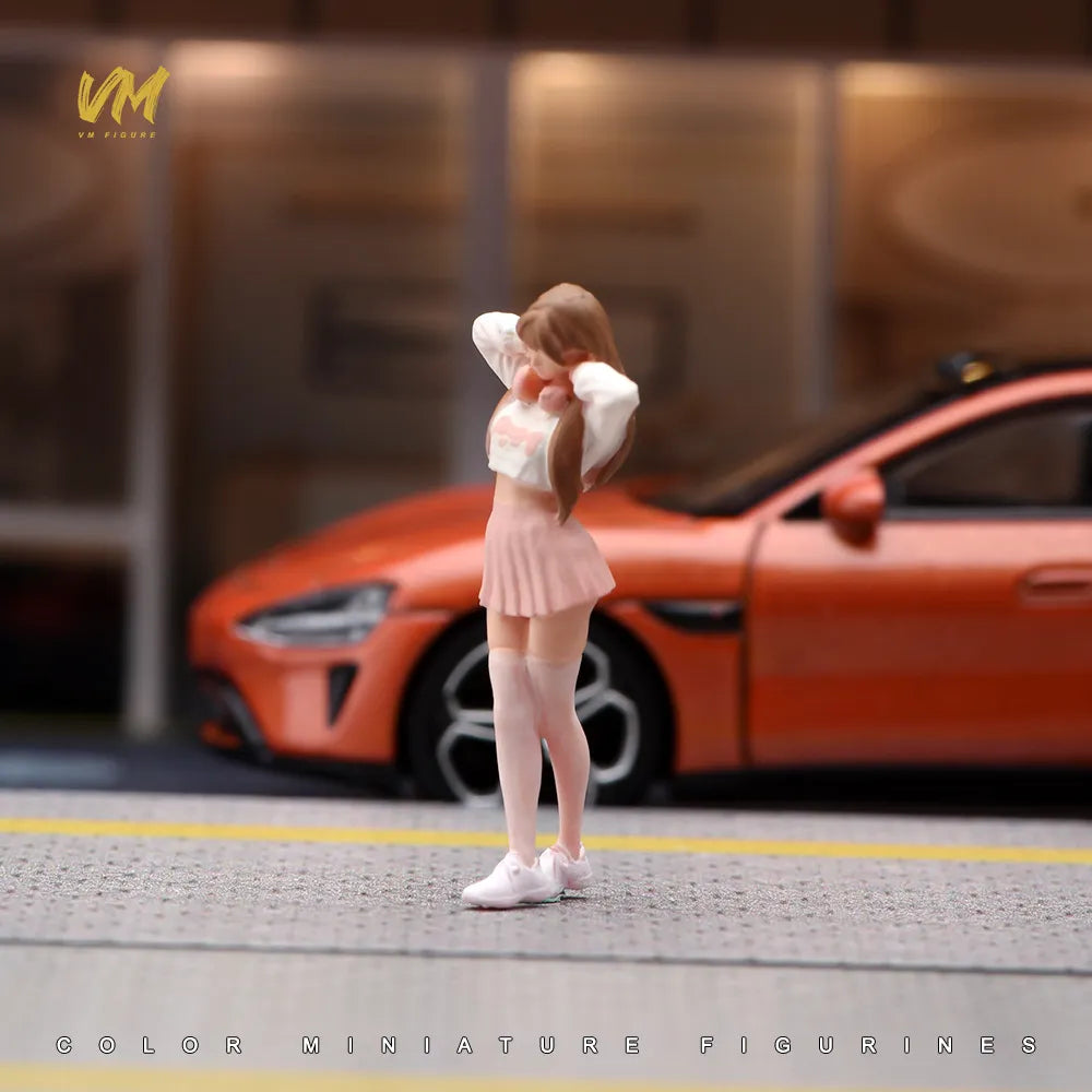 VM 1/64 Kawaii Headphone Girl Figure