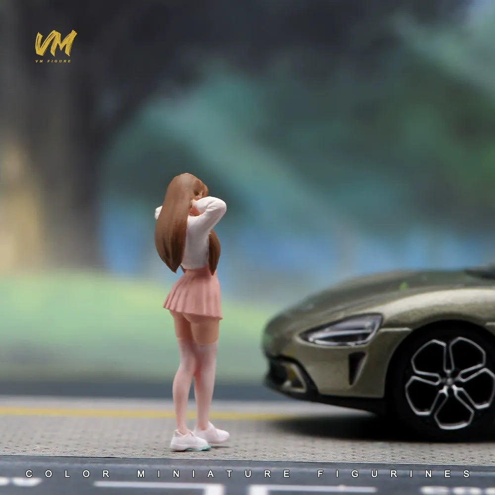 VM 1/64 Kawaii Headphone Girl Figure