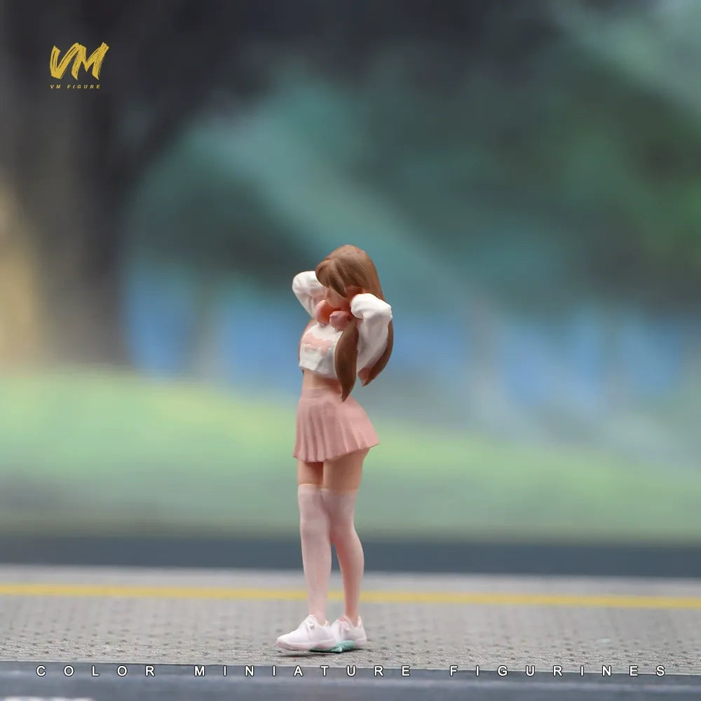VM 1/64 Kawaii Headphone Girl Figure