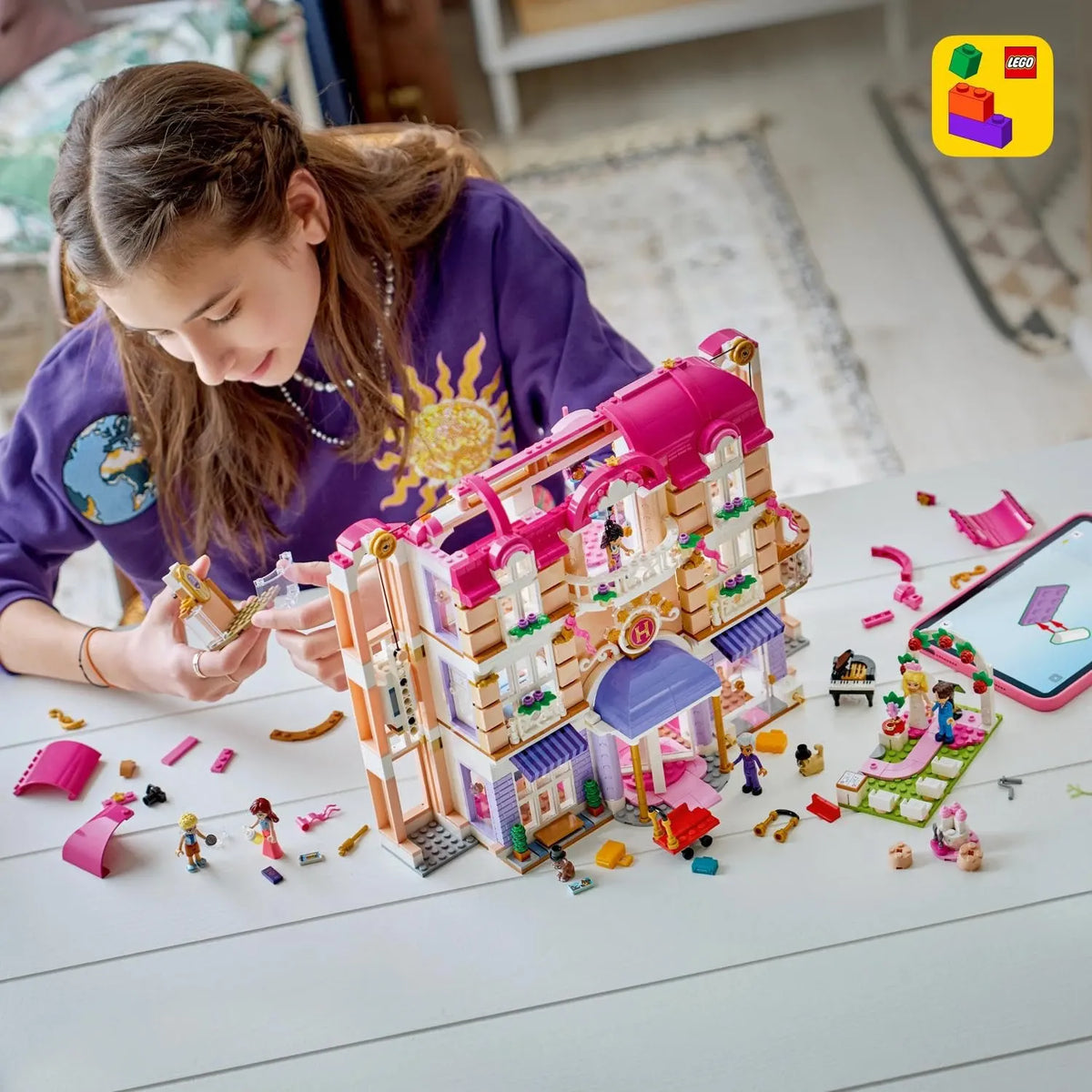 Friends 42704 Heartlake City Grand Hotel Building Set (1406 Pcs)