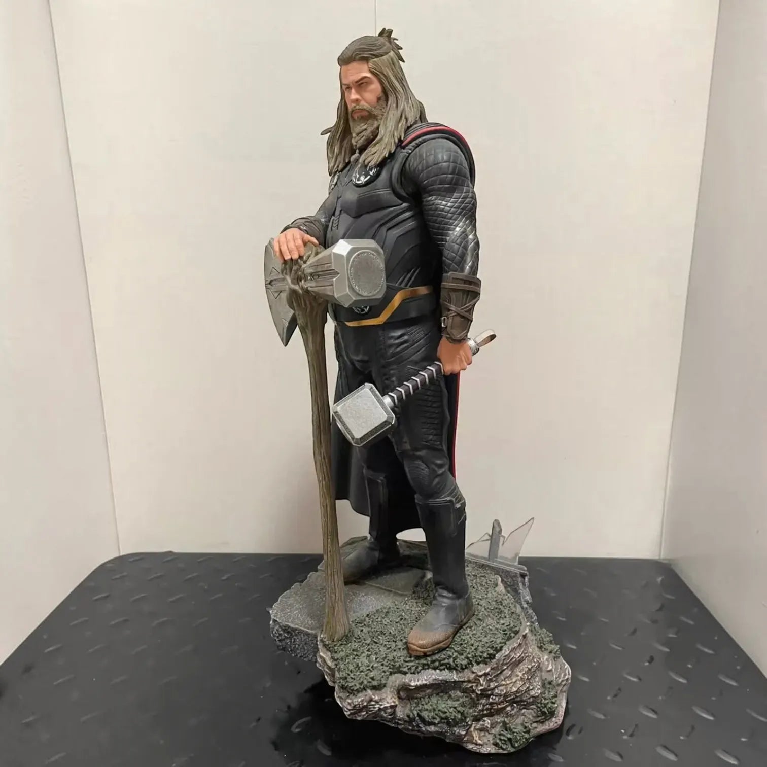 Marvel Avengers Endgame Thor 1/4 Scale Resin Statue (62 cm)