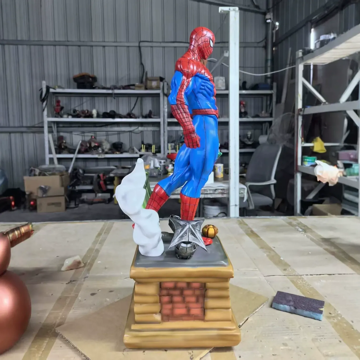 Marvel Avengers Spiderman Rooftop Walk Resin Statue (60 cm)